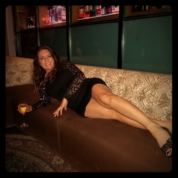 Meet your posher, Mary Lou! - Picture 1 of 1